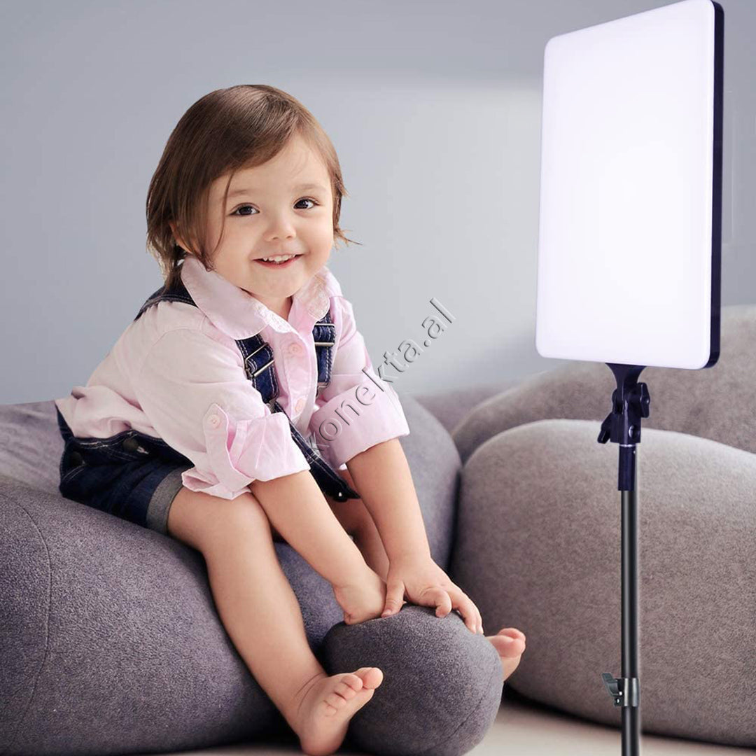 Trekembesh (Tripod) Me Drite LED 18.5" Me Super Ndriçim Qe Reflekton Ngjyrat Origjinale