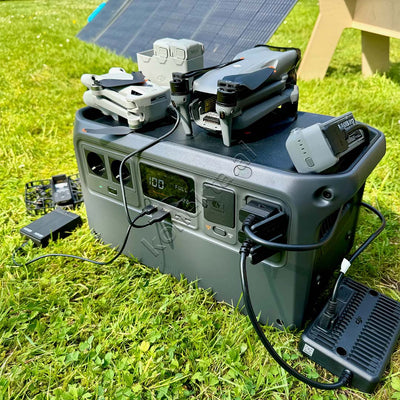 Stacion Karikimi DJI Power 1000W Me 9 Porta Dhe 6 Panele Solare