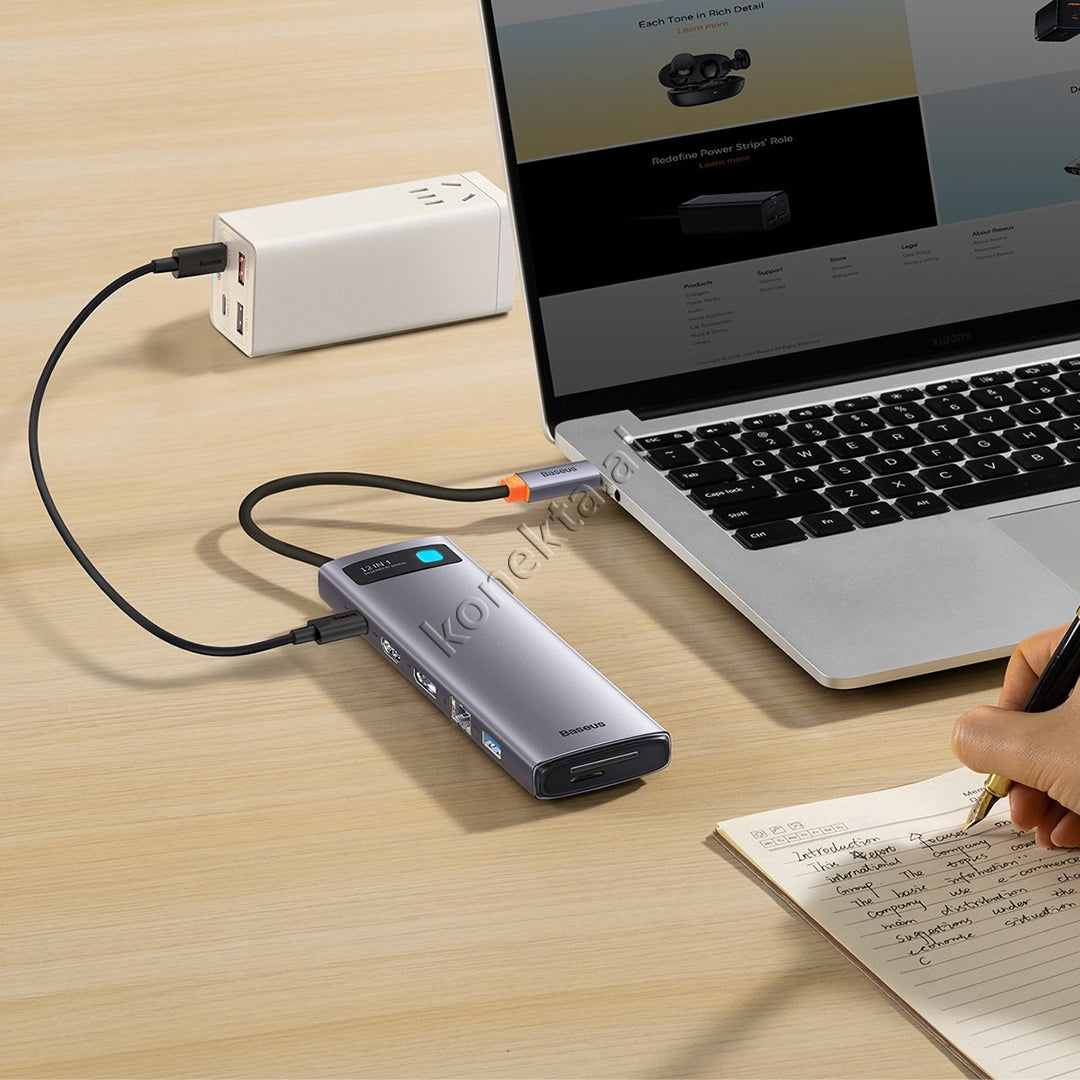 Adaptor i Sofistikuar Modern Type-C Me 12 Porta Multifunksionale Per Telefon / Tablet / Laptop