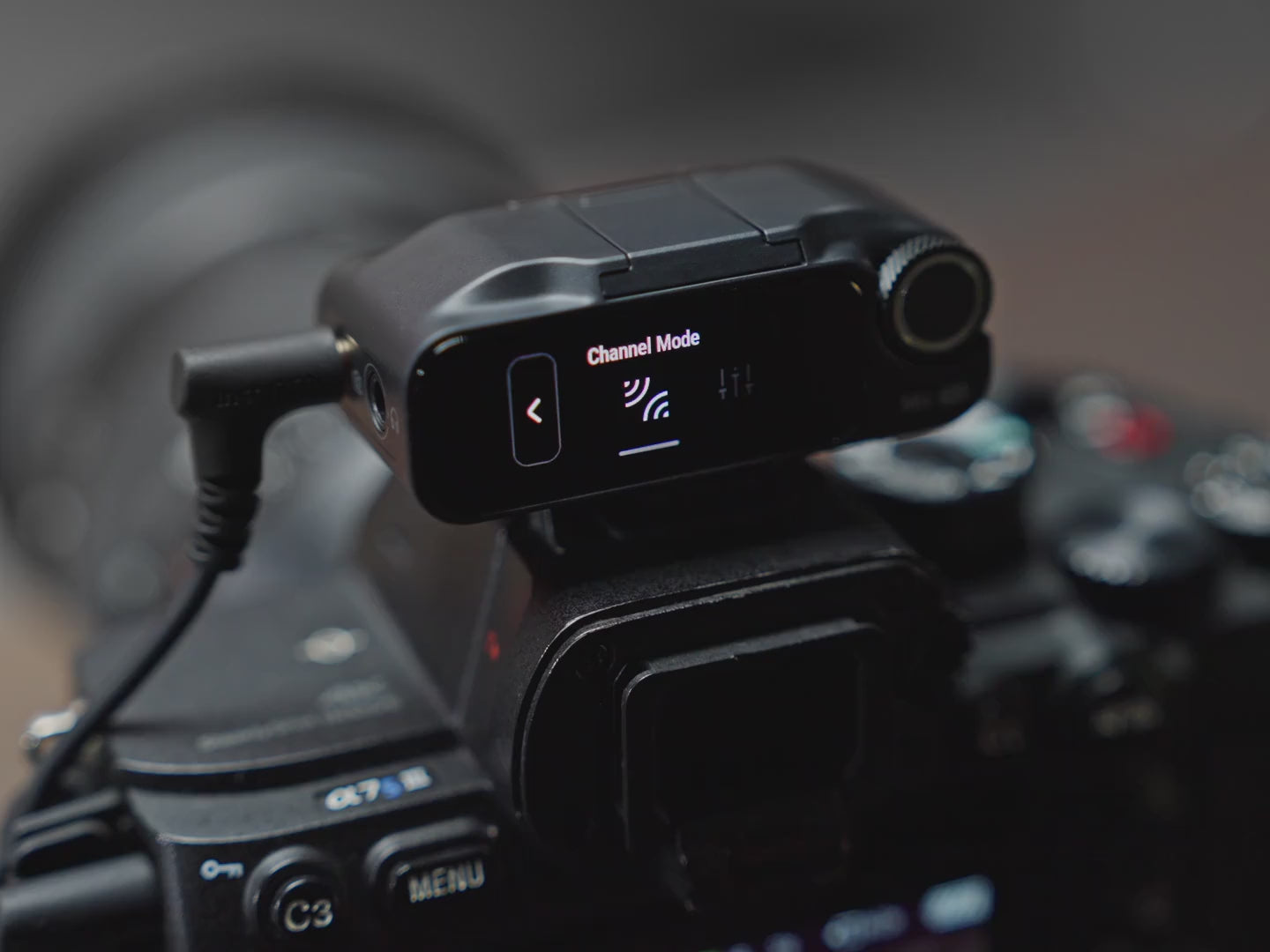 Load video: Mikrofon Wireless Profesional Insta360 Mic Pro 2 TX + 1 RX