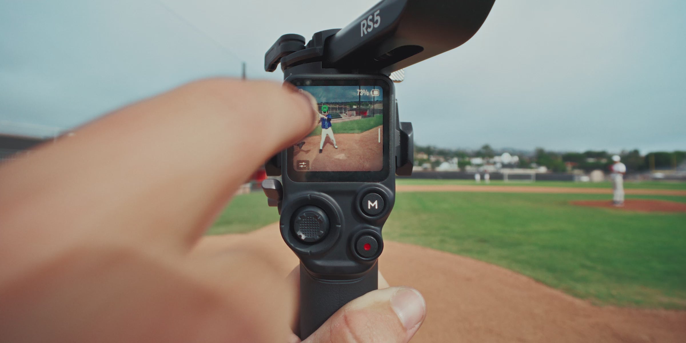Load video: Stabilizues Kamere Gimbal Me 3 Akse DJI RS5 Combo