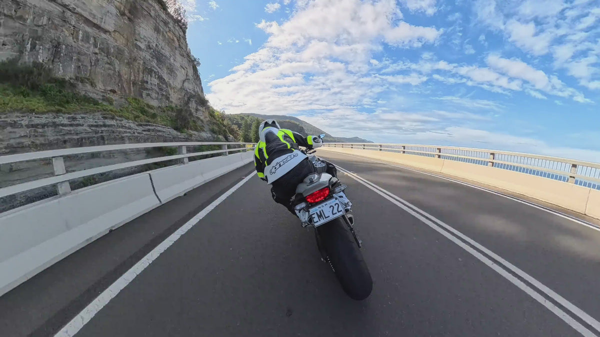 Load video: Kamera Sportive 360° Insta360 X4 Air Standard Bundle