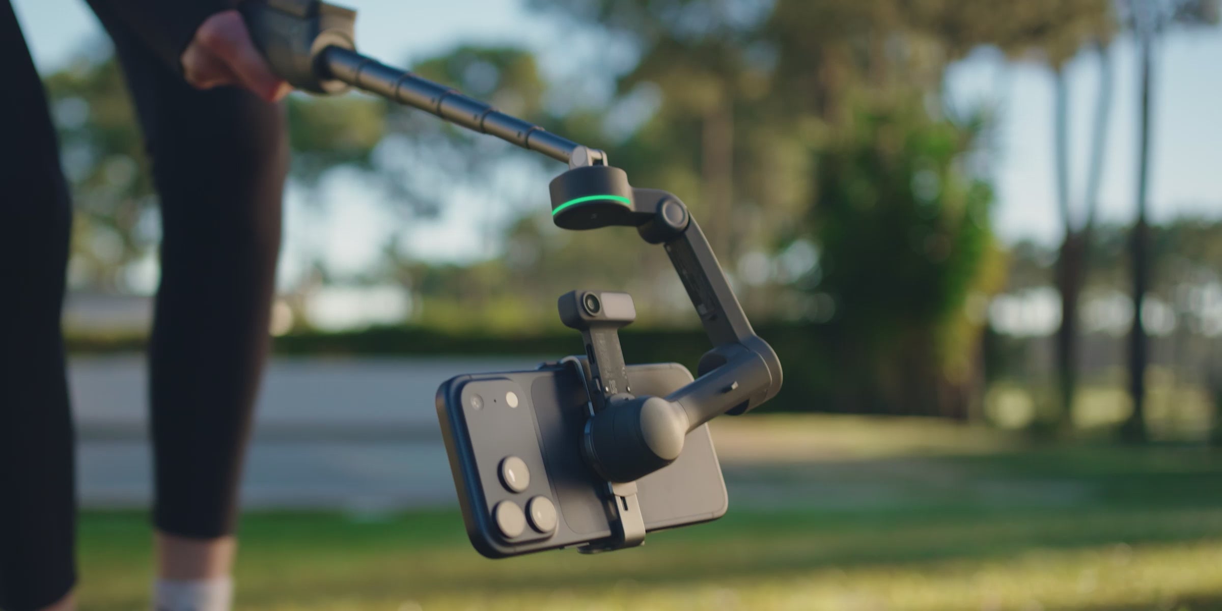 Load video: Stabilizues Telefoni Gimbal DJI Osmo Mobile 8P Me 3 Akse