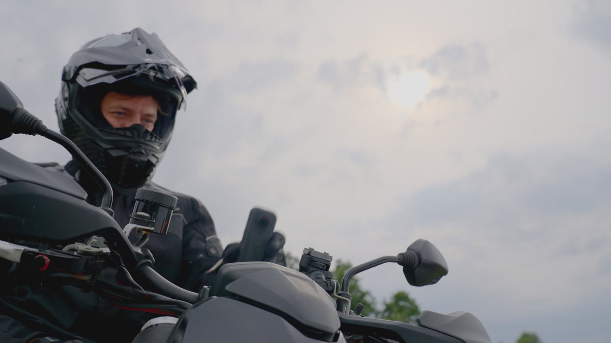 Load video: Kamera Sportive 360° Insta360 X4 Air Standard Bundle