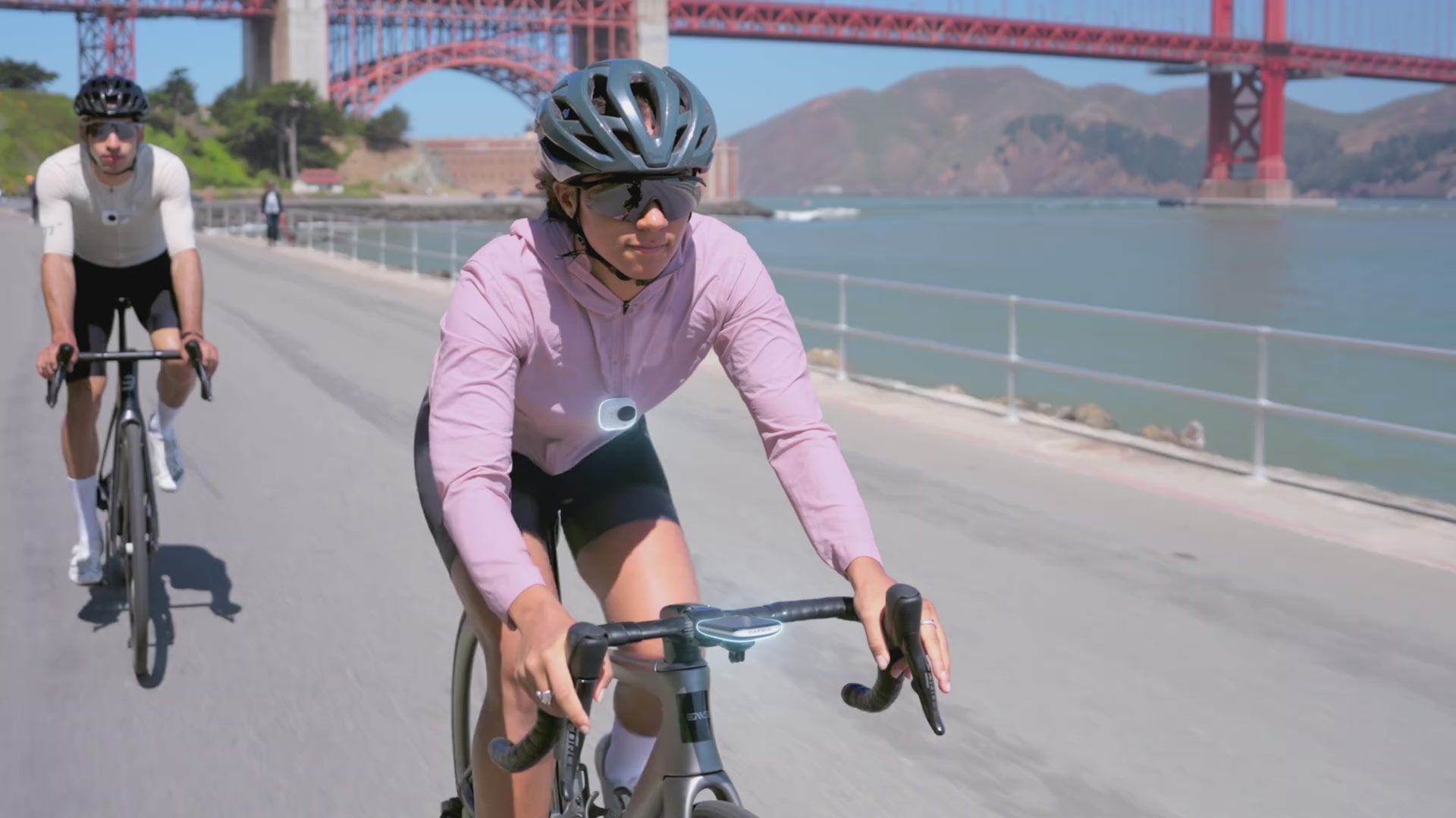 Load video: Kamera Sportive 4K Insta360 GO Ultra Standard Bundle
