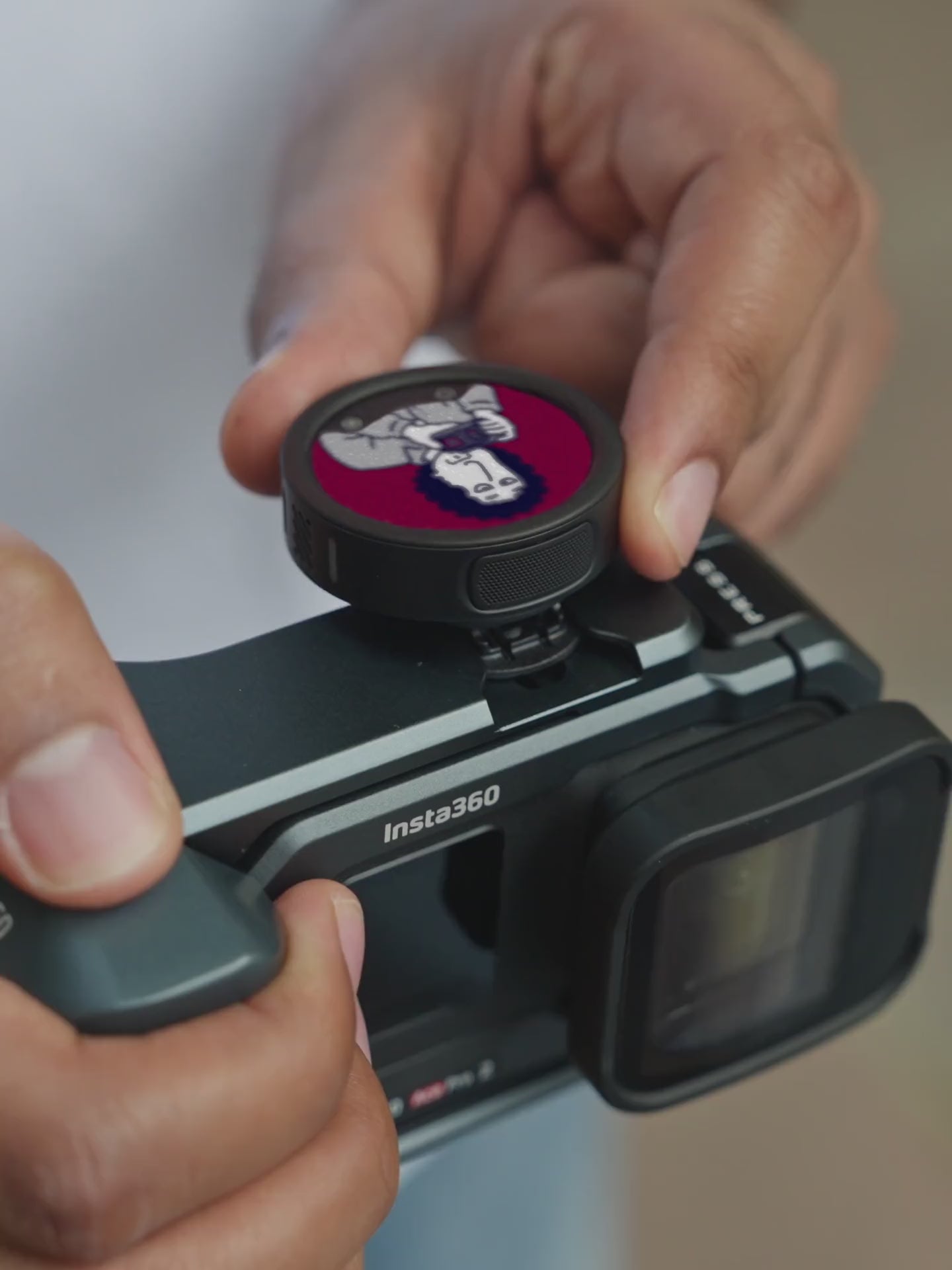 Load video: Mikrofon Wireless Profesional Insta360 Mic Pro 2 TX + 1 RX