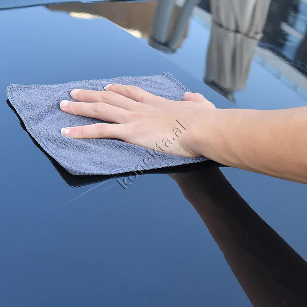 Pajisje Me Sfungjer Baseus Qe Heq Gervishtjet Dhe I Jep Shkelqim Makines